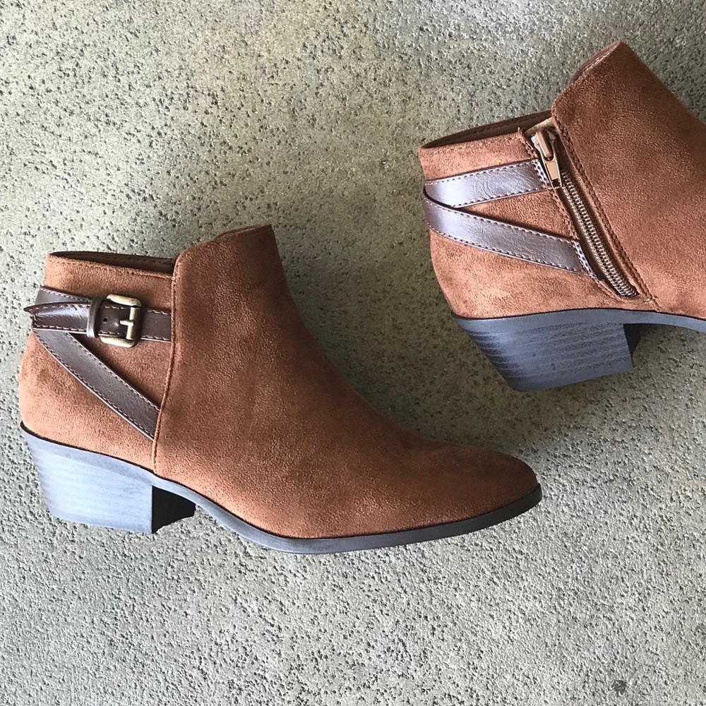 1 left! Soda Choya Cognac Buckle ankle booties - Picture 2 of 6